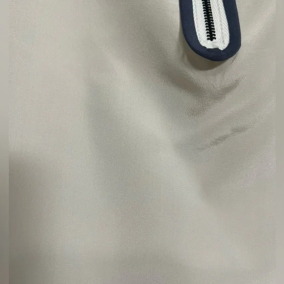 Vince Cream 100% Silk Top with Blue Trim Size Small - Boxy Fit - Picture 10 of 12